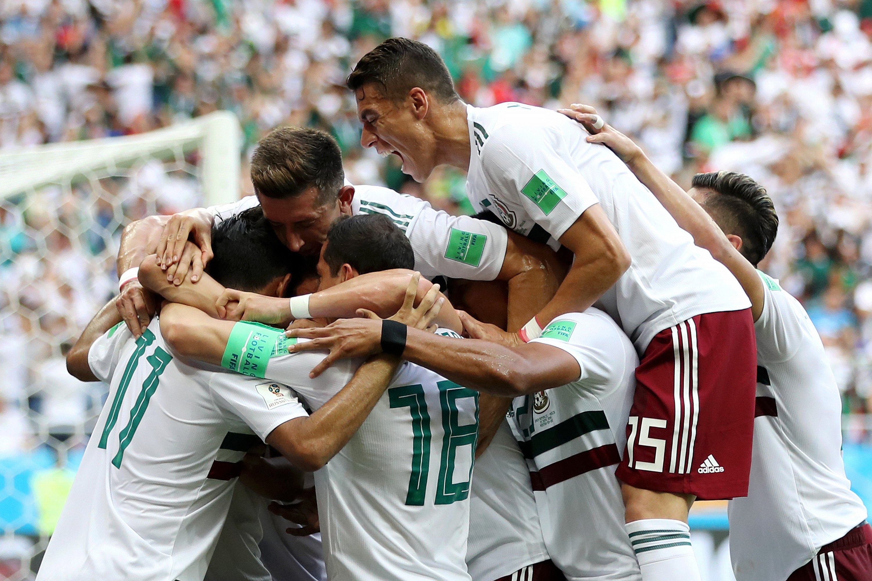 サッカーキング 試合結果 メキシコ 韓国撃破で2連勝 エルナンデスが代表最多50点目をマーク 記事はこちら T Co Ao7bsd3ioj 編集部より 韓国代表 と メキシコ代表 が対戦 メキシコが2連勝で勝ち点を6に伸ばし グループステージ