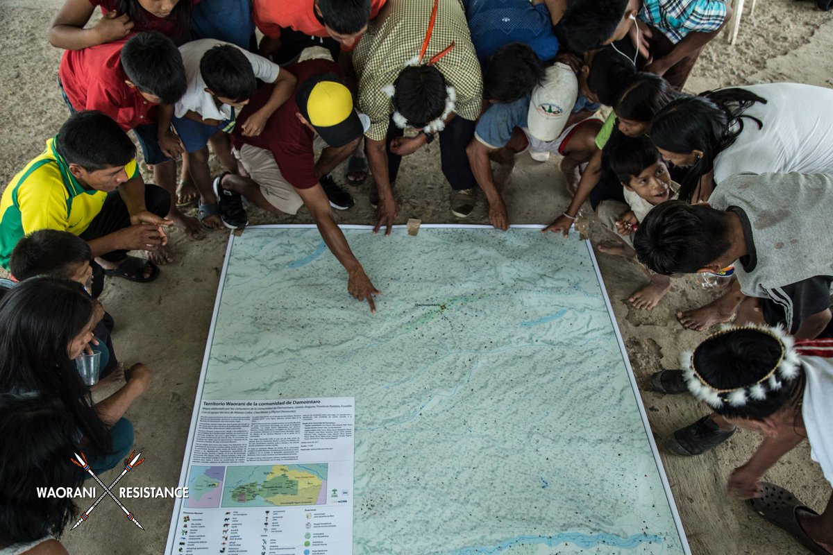 AFrontlines's tweet image. The community-led process of territorial mapping has been a powerful tool for resistance among the 18 Waorani communities threatened by Oil Block 22. Learn more at: buff.ly/2s82oJ5 

#WaoraniResistance #ResistenciaWaorani #indigenousmapping