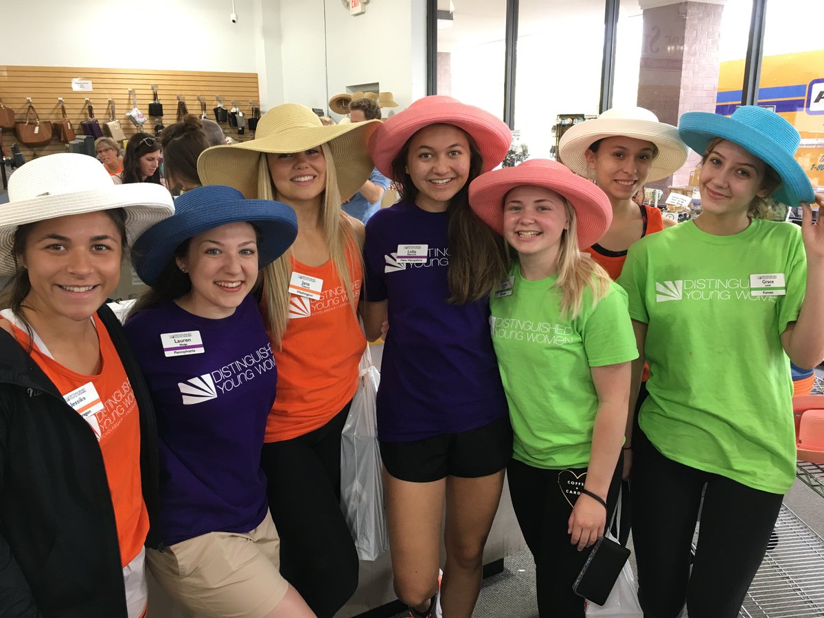 distinguishedyw's tweet photo. Thank you, @ShoeStation! We had too much fun this morning! #DYW #DYW2018 https://t.co/F3WLtuhGKK