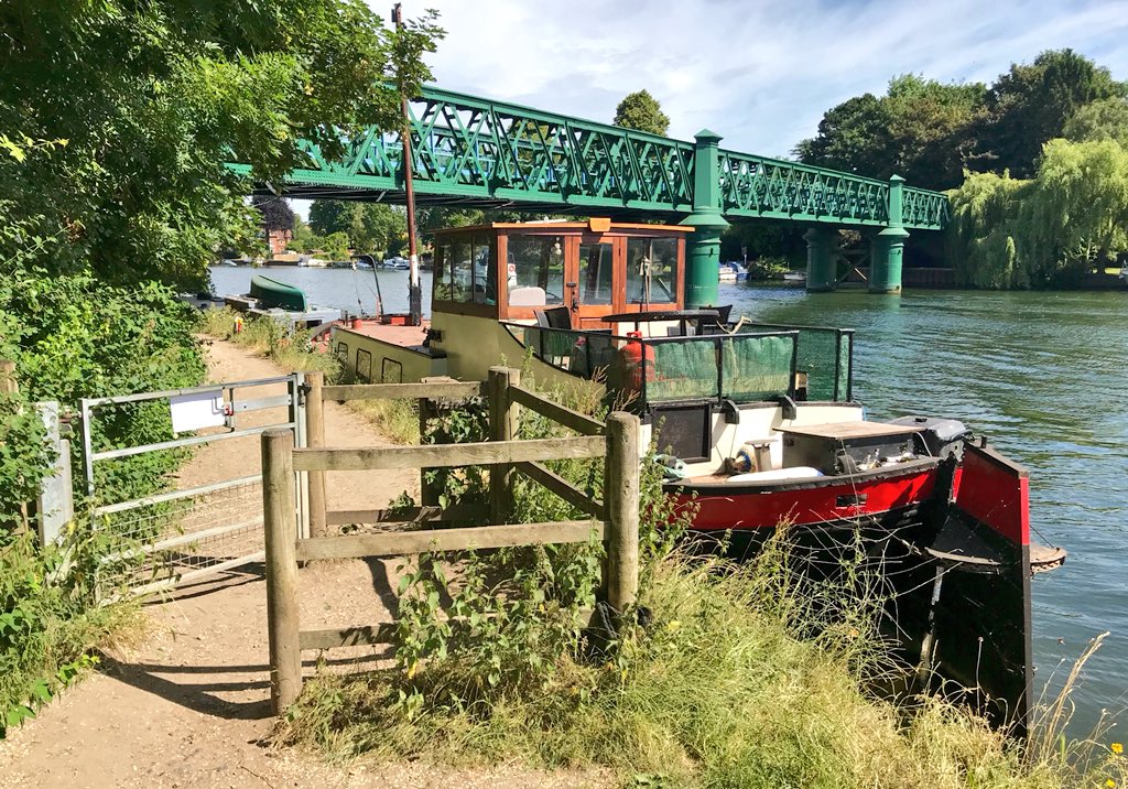 Tim1Robertson's tweet photo. Had a warm summer’s day walking today - 12 miles along the #Thames Path from Bourne End to Windsor, with a stop at the churchyard and marvellous Stanley Spencer Gallery in Cookham. https://t.co/wgX8wD8qP3