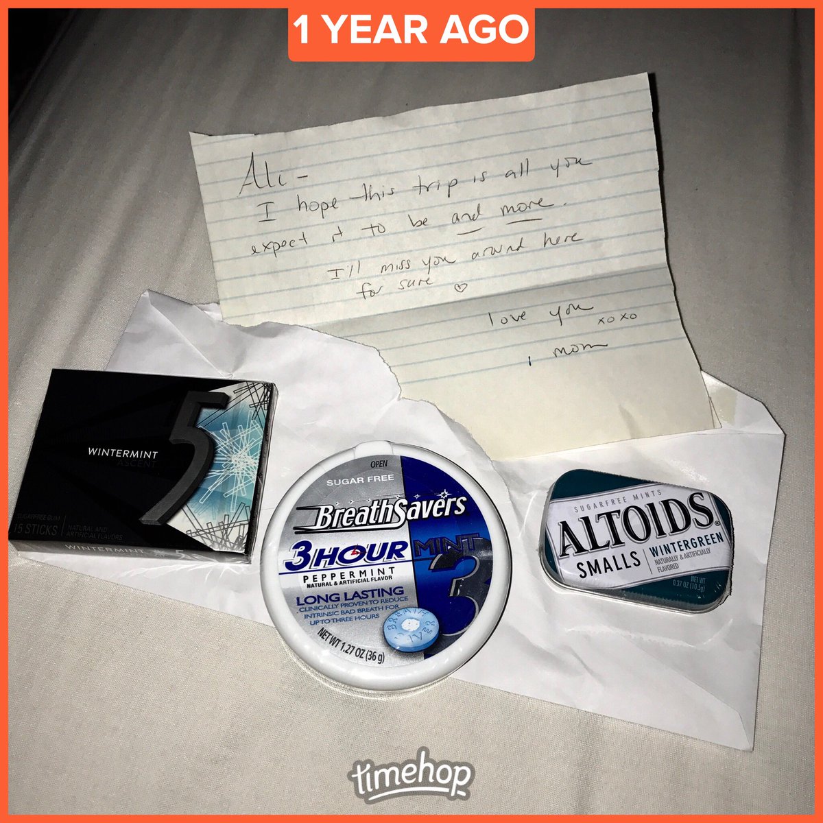 AliKeller09's tweet photo. My first night on my mission in Peru I opened my suitcase to find this envelope hidden inside. Just wanted to share how sweet my momma is... so blessed 💕 https://t.co/usQzQOYcsX