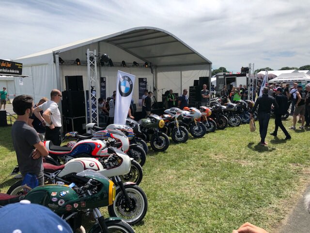 AltitudeBMWMINI's tweet photo. #WeAreAltitude [#Concours #CustomContest]

#BMW #Motorrad #Altitude38 Vienne en direct du circuit de Montlhéry

1ère présentation de notre concept, la « BMW R #nineT Racermeister », conçue et préparée pour ce concours

1ERE ETAPE DE PASSEE 😊
NOUS SOMMES PARMI LES 15 PREMIERS https://t.co/SiubsJu4o1