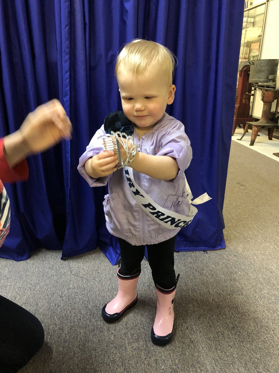 DearingJason's tweet photo. My little #dairyprincess at the #Coopalooza event milking cows @DairyMuseum with @mccallumjeff https://t.co/HZdga5Y0eN