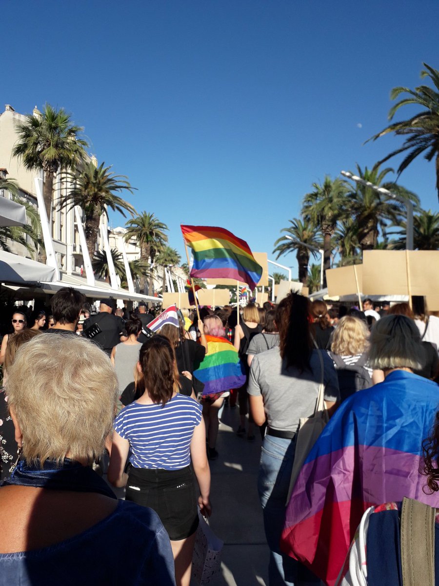 TealSlut's tweet photo. #SplitPride https://t.co/wWzPFX4GL8