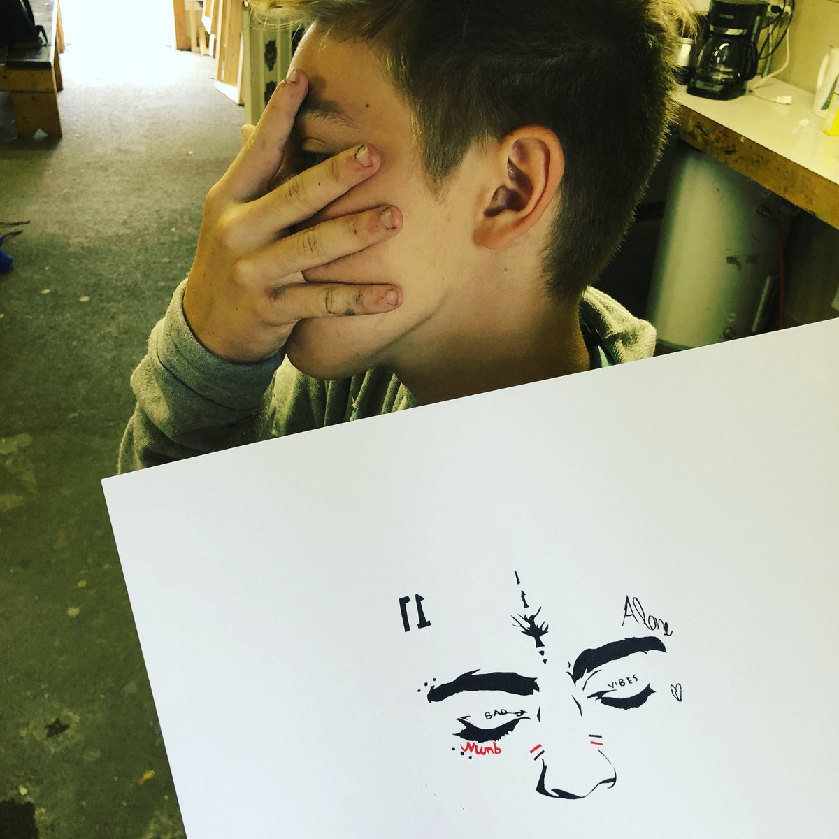 VictorLegra's tweet image. A #silkscreen for @xxxtentacion rip jah 💔  #ripxxx #ripxxxtentacion #xxxtentacion #silkscreening #screenprinting #screenprint #tshirtdesign #tshirtprinting #artcamp #frenchwoods design by @ritter_trace instagram.com/p/BkX7M5gjDEA/