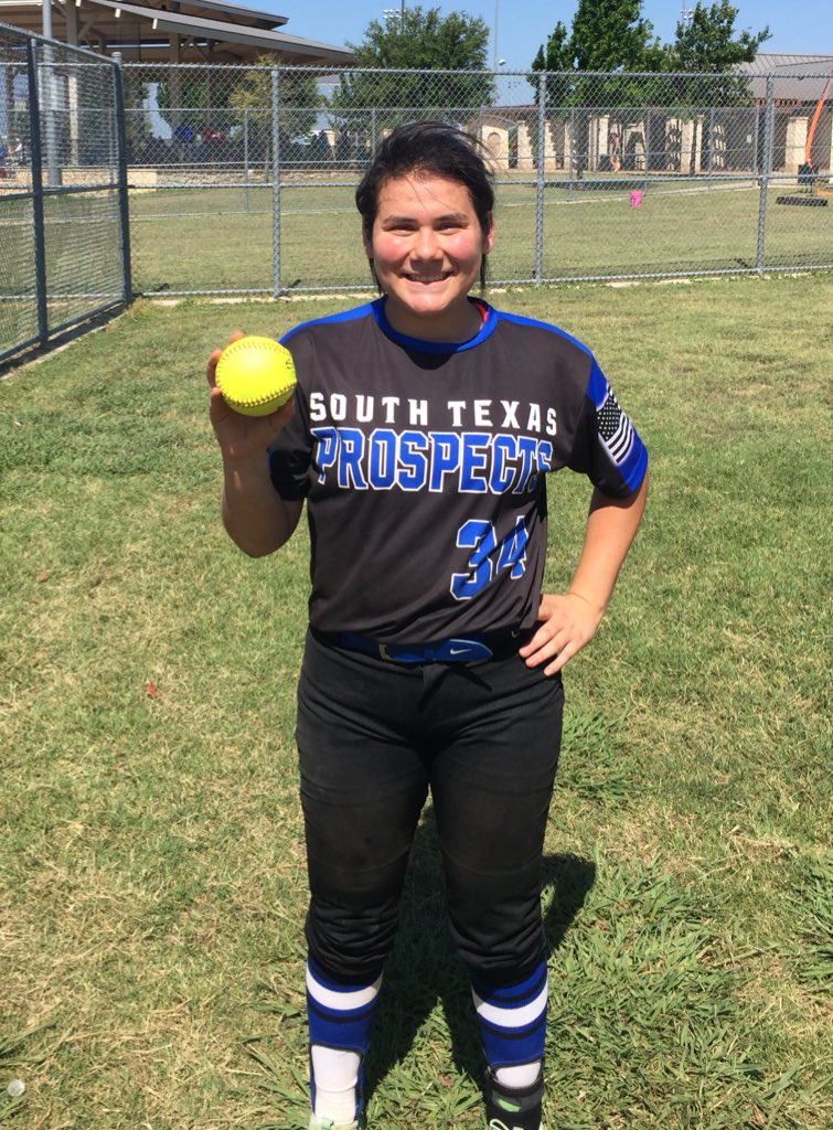 mrkirk76's tweet photo. Two 3 run bombs for us this morning! Lots of scouts in attendance. 2019 Middle Infield Celeste Salazar and 2019 Catcher Emily Garza both dropping TANKS! #Swing2Score #SwingForTheTrees https://t.co/p04GBsu6JR
