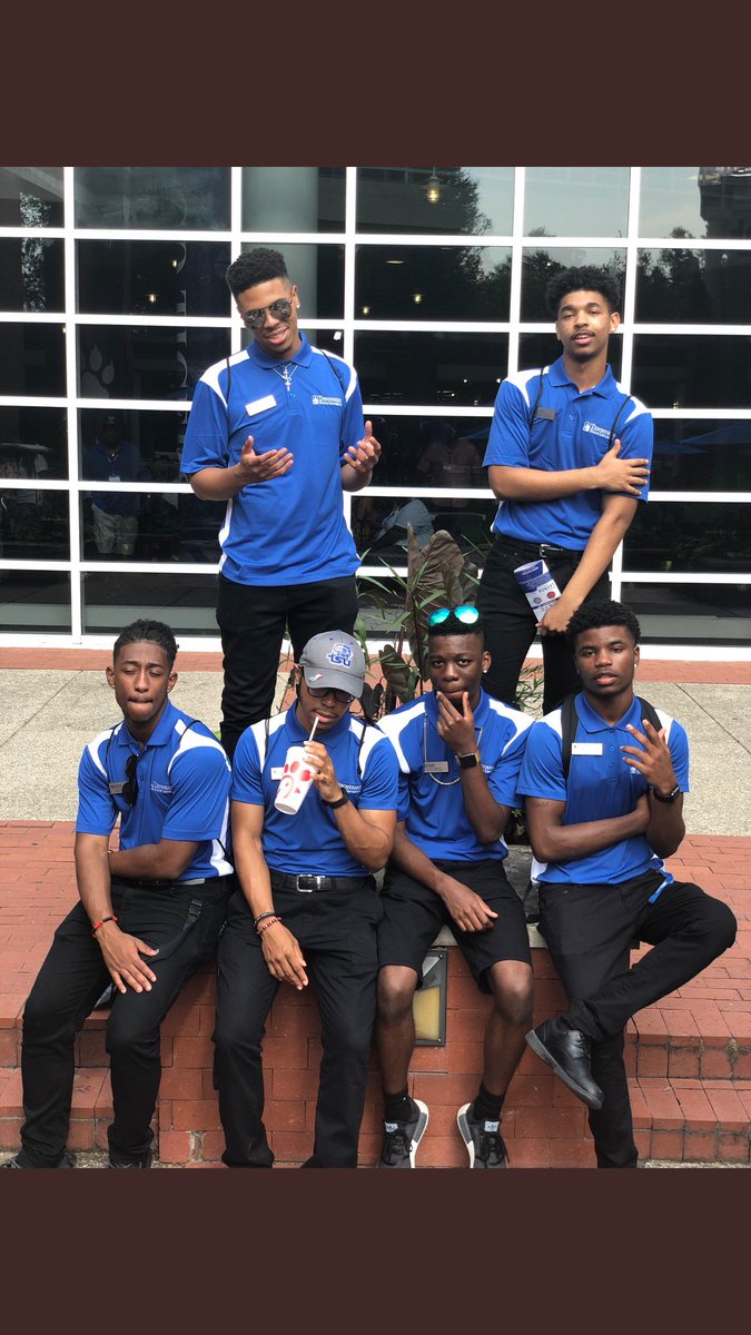 tsufresh's tweet photo. Itโs a UA thing! #tsu22๐ฏ๐ #TSU22 #AmbassadorSwag #DestinationTSU #NewStudentOrientation #BlackExcellence #BigBlue https://t.co/6coxGraBdK