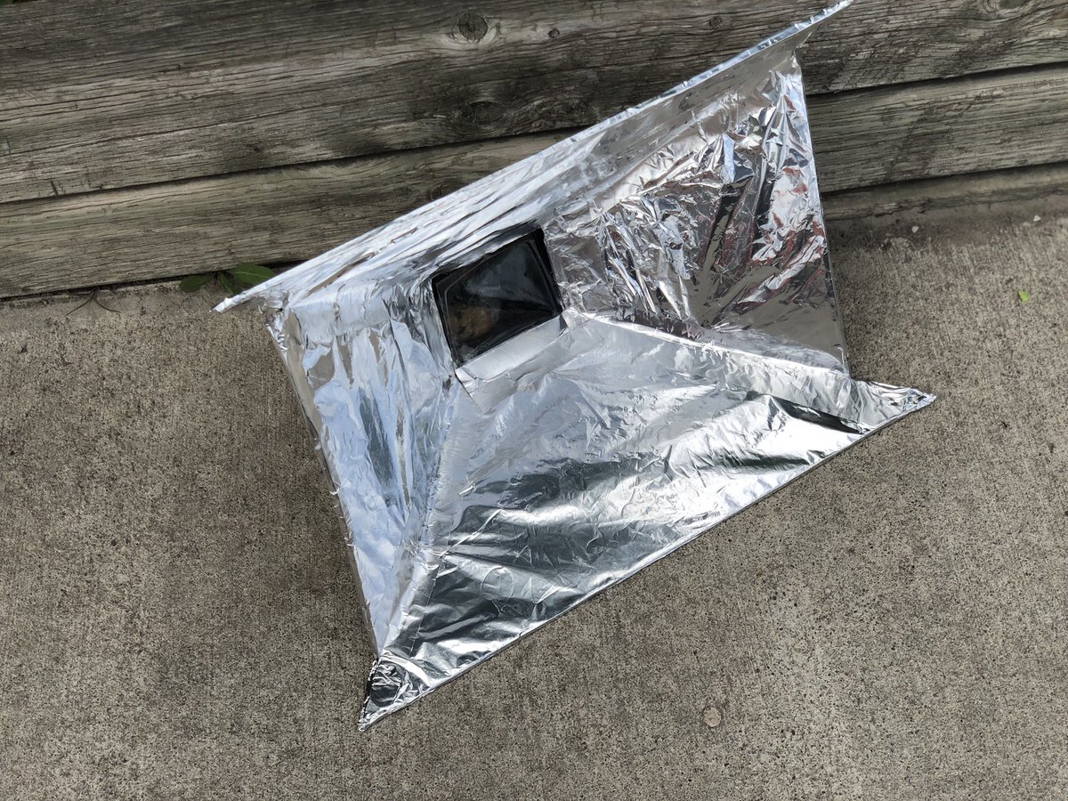 MissD_Teach's tweet image. Solar Ovens baking cookies as we wrap up our Heat in the Environment unit!#ycdsb21c #techcurr #makerspacechat