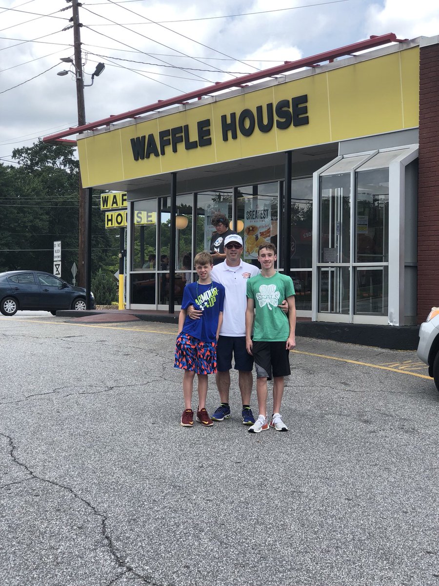 J_Kroz's tweet photo. Good bye my old friend!! 50 yrs at 5 pts in Athens. @WaffleHouse #dontgo. #landlordproblem https://t.co/VmFG1zFe4v