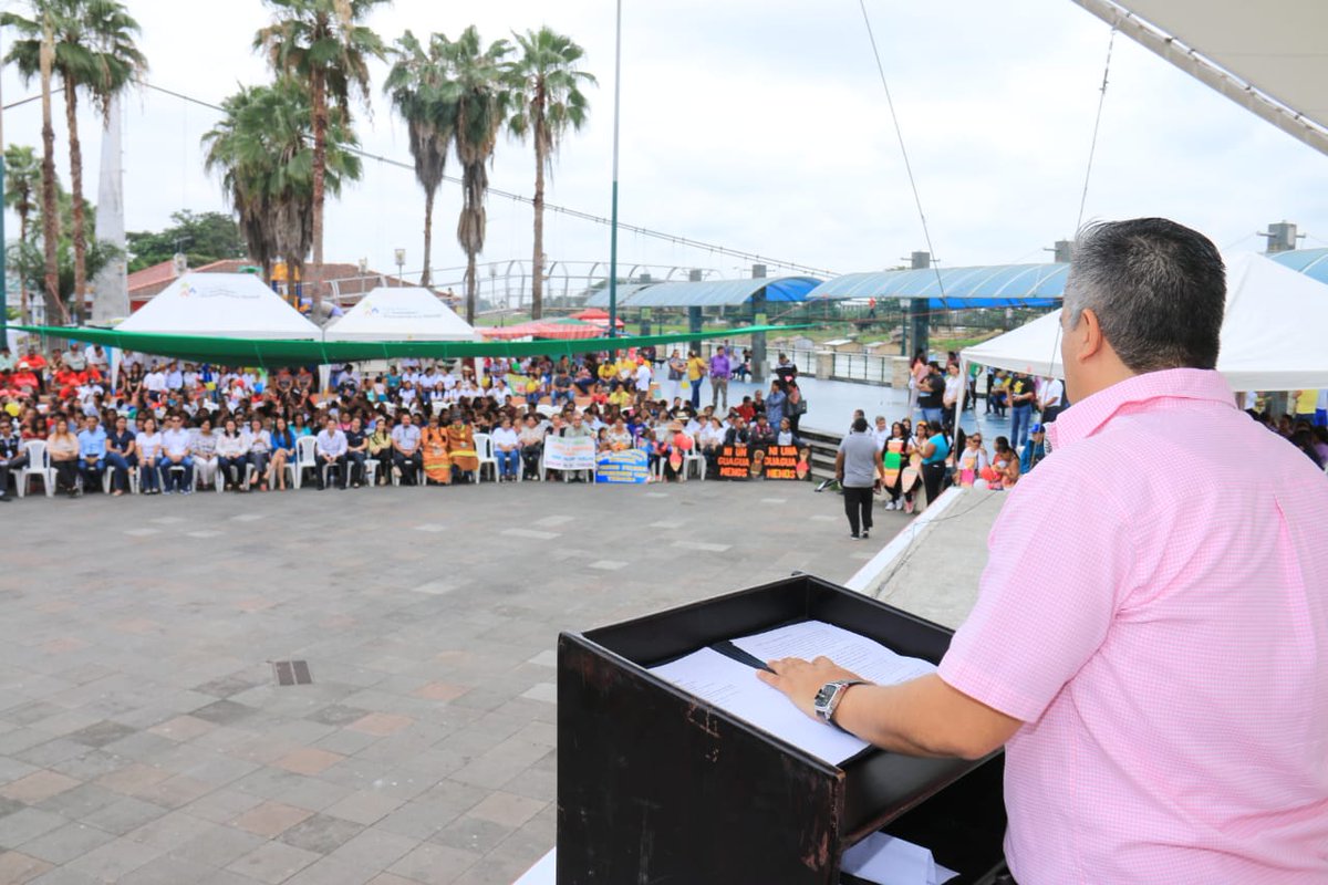 DrCamiloSalinas's tweet photo. Ahora| 
#Babahoyo 
El día de hoy nos tomamos las calles y la plaza del artista .
Depende de nosotros romper la cadena de maltratos, no nos hagamos ciegos ante una realidad que lastima la integridad de nuestros niños. #NiUnaGuaguaMenos #NiUnGuaguaMenos https://t.co/bnVZ712GKx