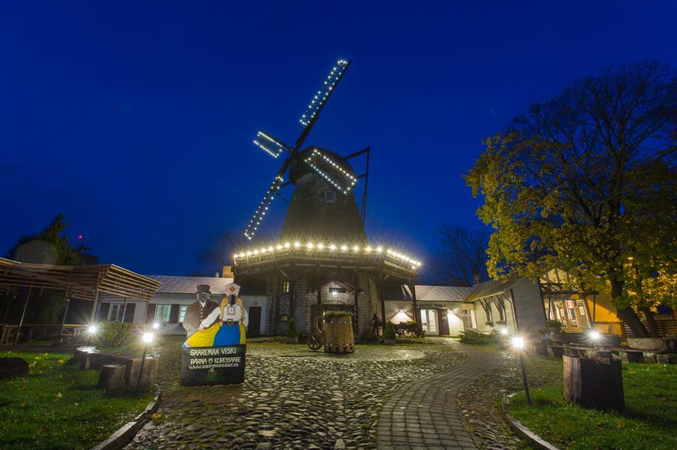 lahhentagge's tweet photo. Time to book your tickets for Estonia's first ever gin festival NOW! We are holding the festival on July 7 in Kuressaare. Tickets and more info on https://t.co/nucxlFDC1R #estoniangin #lahhentagge #mohni #peninuki #helsinkidistillingco #kyrö #teerenpeli #rivogin https://t.co/gmcgU8NzKF