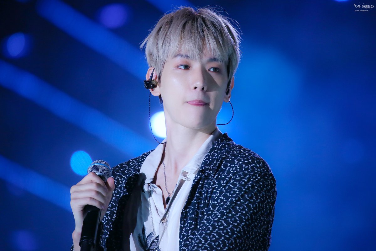 exo_silverwave's tweet photo. 180623 #LOTTEFAMILYCONCERT #LFC #롯데패밀리콘서트 #롯데면세 #BAEKHYUN #백현 
cr.2_beauti

https://t.co/cgL28Q5JRR https://t.co/7VpS9QgIeU