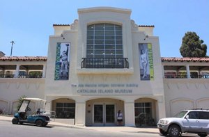 JanetLynn4's tweet photo. #4We spent five days in Avalon, on Catalina Island to research our latest book, SLICK DEAL the fourth in the Skylar Drake Murder Mystery series. Go to: https://t.co/Sq8WWmVb1U https://t.co/xmWHSi70BG