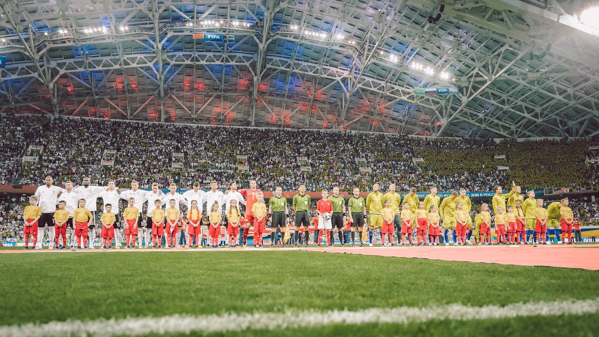 DFB_Team_EN's tweet photo. Here we go! 🙌 Get that W, boys 🇩🇪🇸🇪 (1')

#DieMannschaft #ZSMMN #GERSWE 0-0 https://t.co/zcERbPgdX7