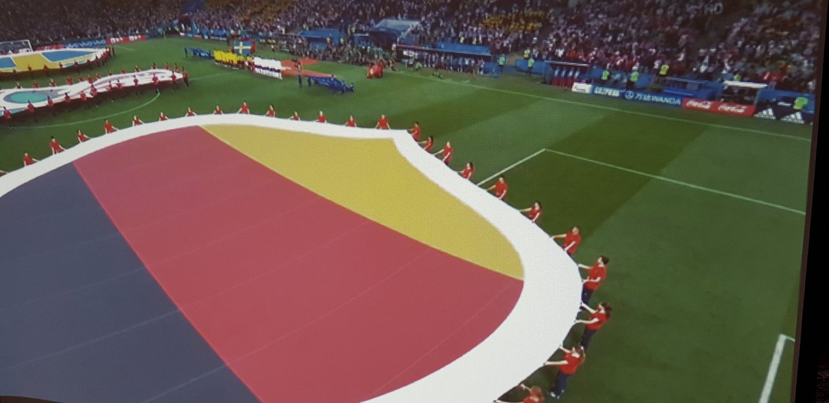 lukas_schreier's tweet photo. Pflichttermin: WM Spiel Deutschland gegen Schweden. Ich tippe auf 3:1 natürlich für GER! Und ihr? https://t.co/KXI1GBJUCQ