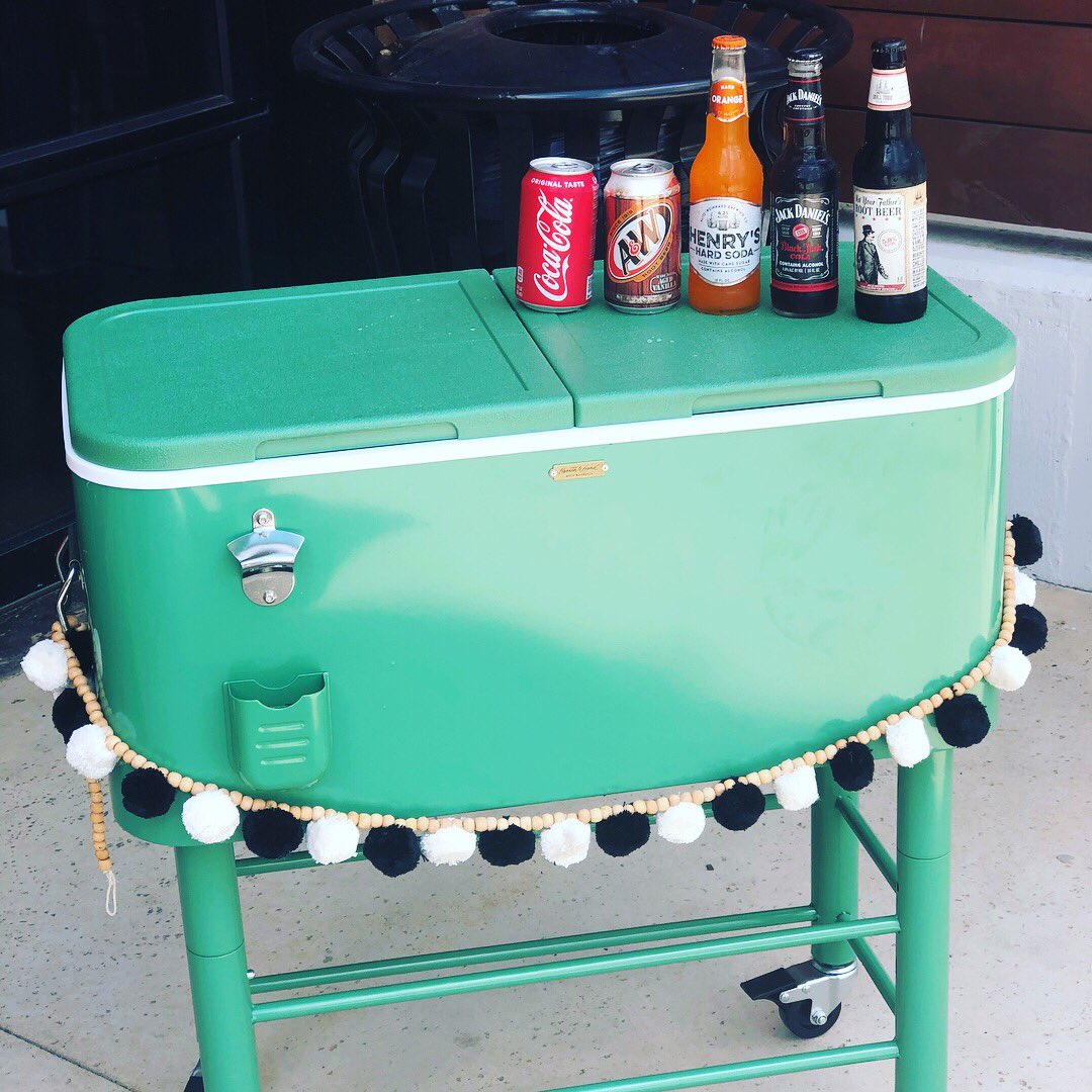 MainAndStone's tweet image. Join us now | for floats while you float at the pool! #MainAndStone #IceCreamFloats