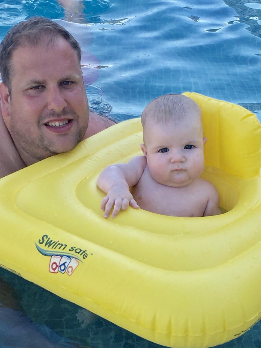 Los capos de la piscina 🏖 #JaviyPapi