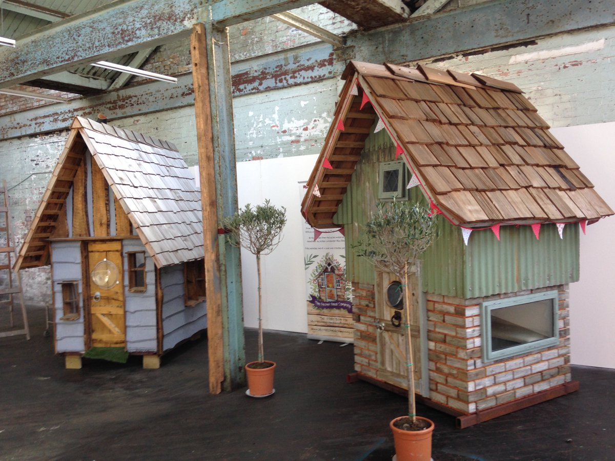 Secretshedco's tweet photo. Getting ready for preview night @#sculptureloungestudios https://t.co/ZPcIvTk5hR