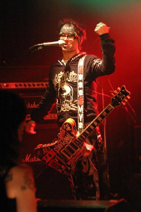 MarcVachonla's tweet image. #Devo is a #Favorite and #GeneralPopulation #rocks this version of #GatesofSteel  #subscribe bit.ly/2ls2FDJ