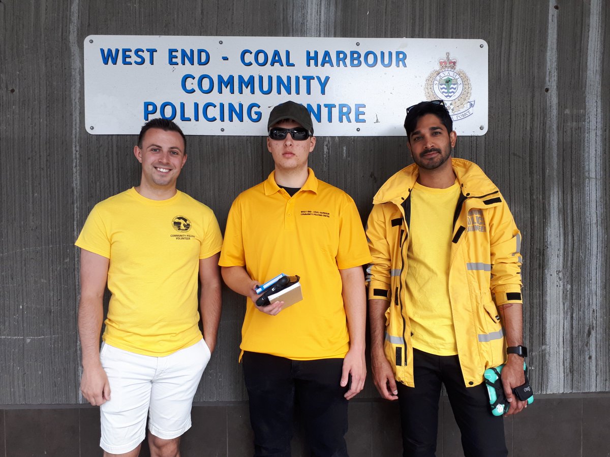 #footpatroltraining #summerstudent #newvolunteer lucky day! they have the privilege of being trained by the best #VPD @VancouverPD #seriousaboutsafety #wearecommunity