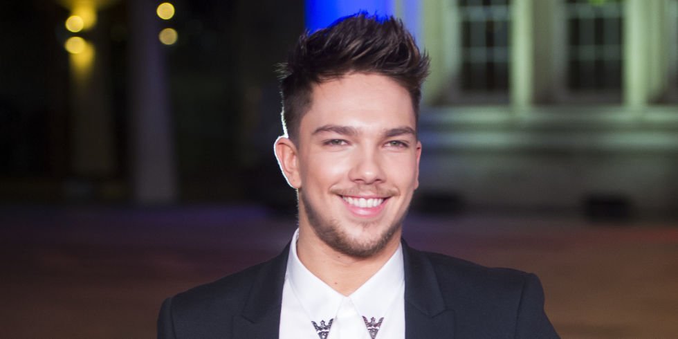 Can’t work out if the new guy Sam is actually Matt Terry post diet?? #LoveIsland