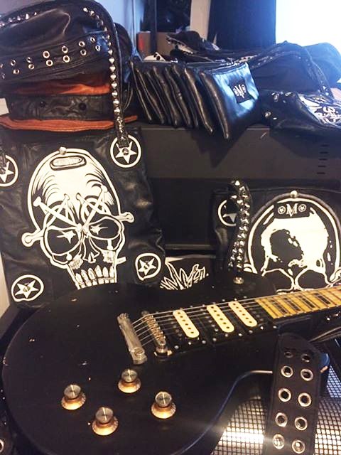 MarcVachonla's tweet image. #generalpopulation the new band from #hollywood rocks the #DavidBowie classic #goldenyears #subscribe bit.ly/2Ik0wD1