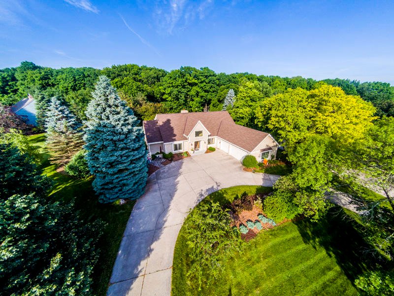 TheLienTeam's tweet photo. Beautiful Cape Cod 🙌🏼 with open concept and great updates throughout 🏡🏆! In the heart of Brookfield 📍 close to biking/walking trails😁! Elmbrook Schools 🙏!

Check out our Instagram (@thejefflienteam_wi_realtors) for more pictures! 📸

#dreamwithlien #thejefflienteam https://t.co/gQqIvmO2WA