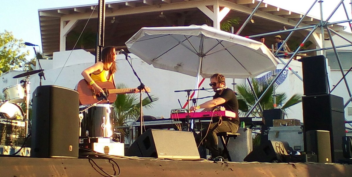 Siempre maravillosos los directos de <a href="/zaharapop/">Zahara</a>. 💜💙💚💛 <a href="/WelcomeMarMenor/">Welcome Summer Mar Menor</a>