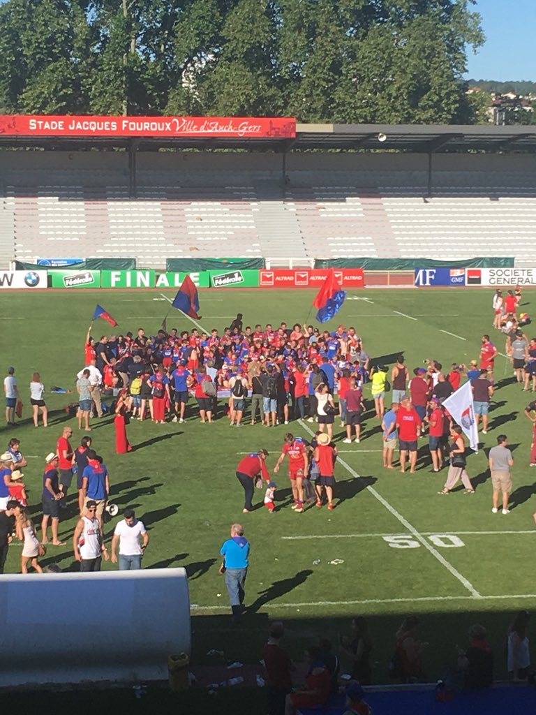 missdailypaper8's tweet photo. Rugby : Lavaur bat Trelissac (24-21) en finale du trophé Jean-Prat à Auch ! @VilledeLavaur @VilleTrelissac #federale1 #rugby #teamtarn #lavaur #castres https://t.co/5CdzeGU1ws