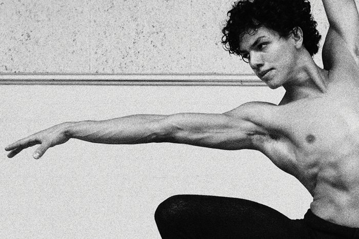 #SábadoDeDanza Te recomendamos conocer la vida y carrera de Isac Hernández, tapatío orgulloso de su tierra y el llamado niño prodigio del ballet. Se convirtió en el mexicano más joven en ganar el Premio Nacional de Juventud, ¡Seguro te va a interesar!