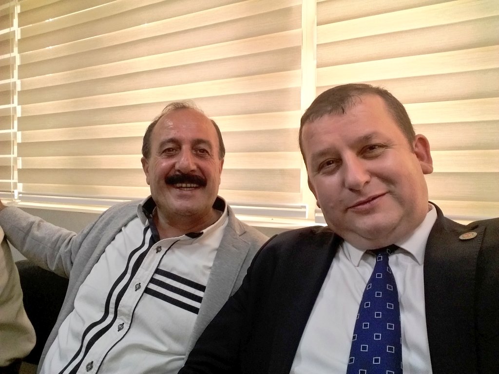 selamiaykut's tweet photo. #Mariş #iş #Adamlari #Derneği davetine katilim sağladik.
Ak parti istanbul Mv. @halisdalkilic 'in katilimci dernek başkanlarina faliyetleri noktasinda bilgi paylasiminda bulundu. Mardin Federasyon Bsk ibrahim Biter ve
Mariş iş adamlari dernegi başkanina ilgisine tesekkur ederim. https://t.co/mkc3kFdavN