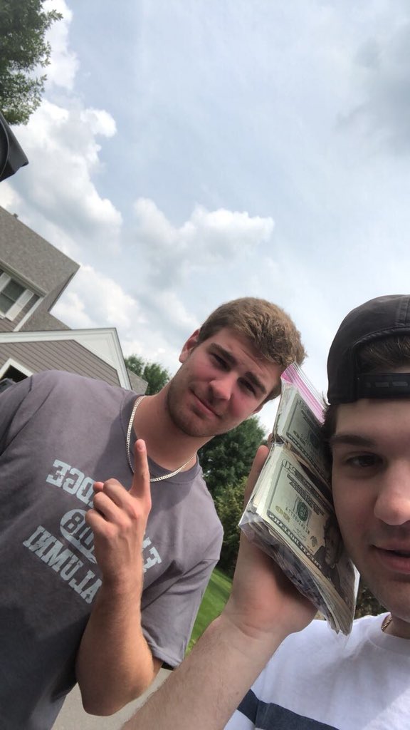 CigsInsideNerf's tweet photo. Bag szn🎒🔥🤧 s/o @NaughtyMurica Thanks to all the peasants that contributed to the pot🤤 https://t.co/lHp9suNkDQ