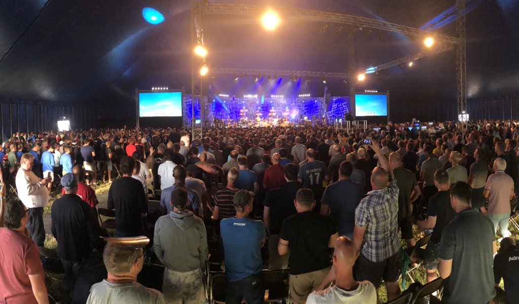 It's a pack-out in the Big Top tonight as over 2000 men gather to worship God and hear the Good News of Jesus Christ #tg18 <a href="/cvmTheGathering/">The Gathering</a> @mrbeechy <a href="/MakeWayMusic/">GrahamKendrickMusic</a> #inafieldnearSwindon