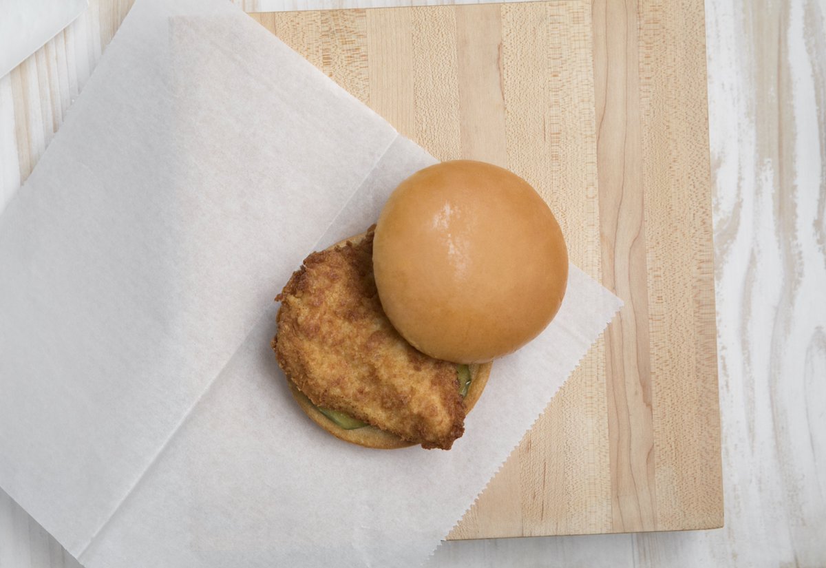 cfafireroad's tweet photo. How do you enjoy your Chick-fil-A Chicken Sandwich? Pickles or no pickles? https://t.co/OpTwZCNX1u