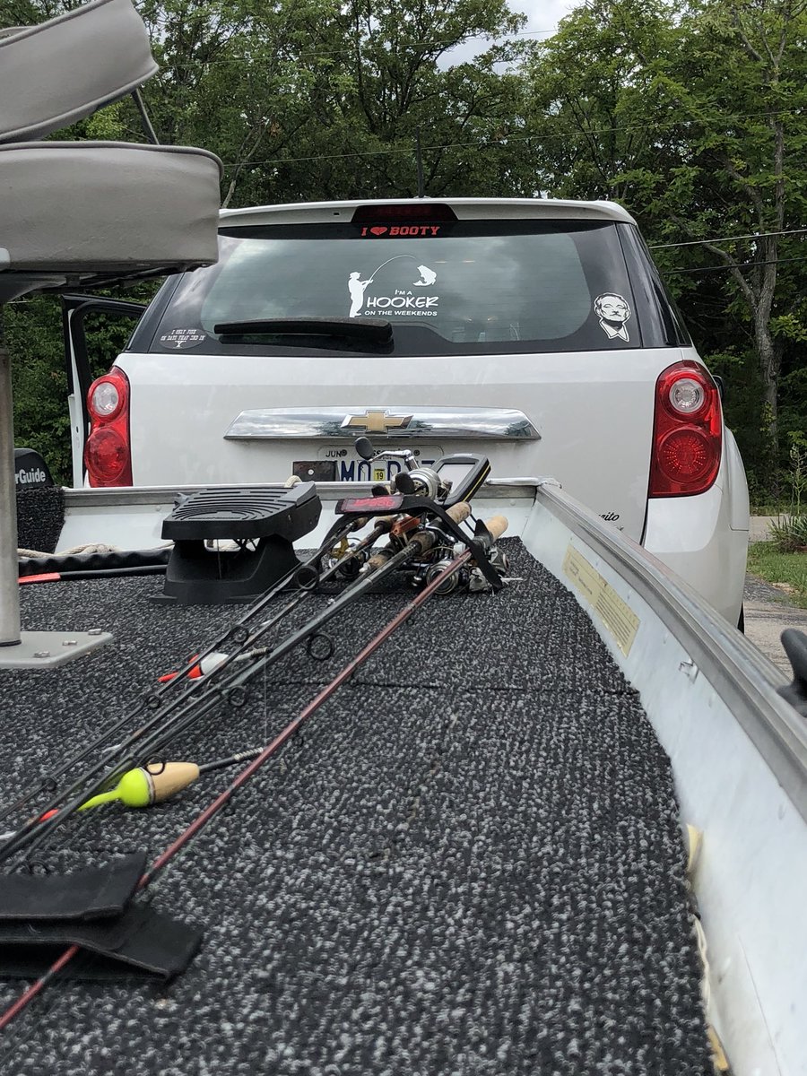 fishingchiver's tweet photo. Me and me going #fishing in the park. Sitting back and counting the fish. Where the girls do yoga on paddle boards. #bassfishing #bass #summertime #fishpimp #imahookerontheweekends https://t.co/B2tJ08r7nB