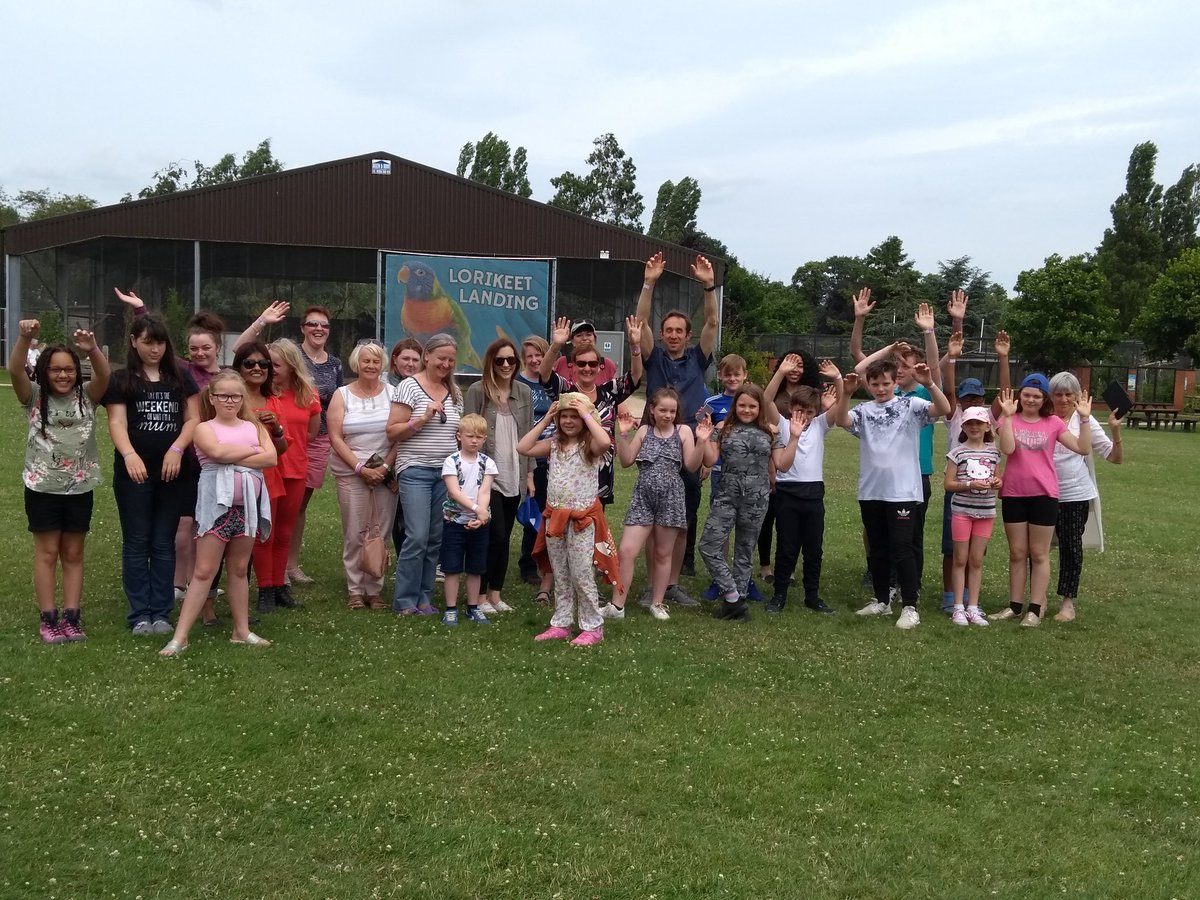 GallaghCovChes's tweet photo. Fantastic day out today for #friendshipproj at #twycrosszoo many thanks for #sharonredrobe @Spr1969 and her team for making it possible, and Steve volunteer from Back & 4th @wrccrural for driving the minibus https://t.co/3JeONX52OP