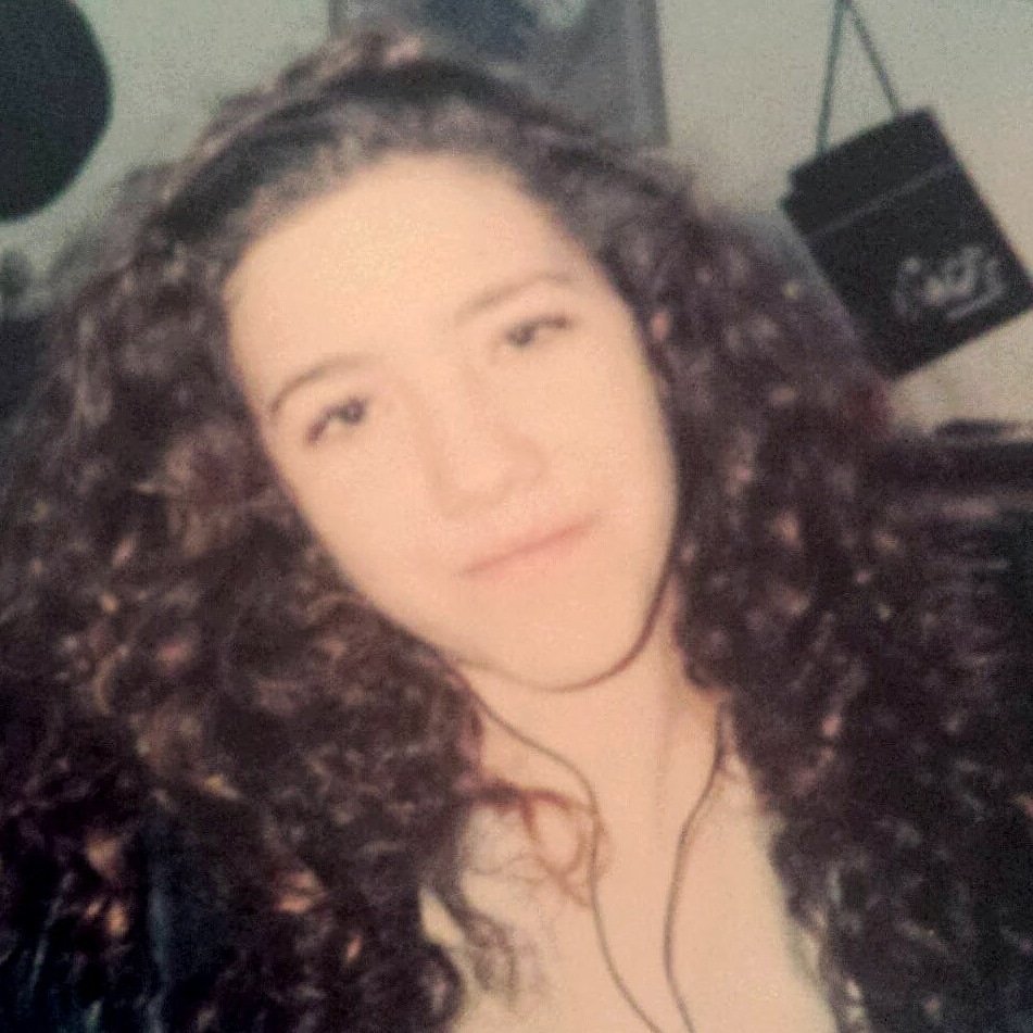 CPTSDRecovery's tweet photo. This is the face of a 15 year old girl promised stardom in exchange for sexual fantasies #JamesToback #pedophile #TakeTheLead #Metoo #ChangeIsComing @JKStein1 @couz001 @GlennWhipp #sexualharassment #sexualabuse #timesup #timesupnow #traumainformed #cptsdrecovery https://t.co/CTWWWwiKq9