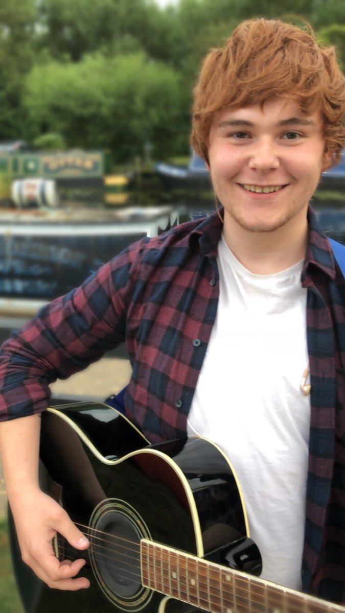 kieranased's tweet photo. All ready to go tonight! Great set by ‘A touch of Little Mix’! Give them a follow! https://t.co/AvtdJGwMdp