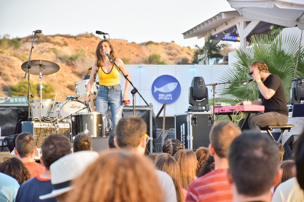 Genial <a href="/zaharapop/">Zahara</a> con el público del <a href="/WelcomeMarMenor/">Welcome Summer Mar Menor</a>