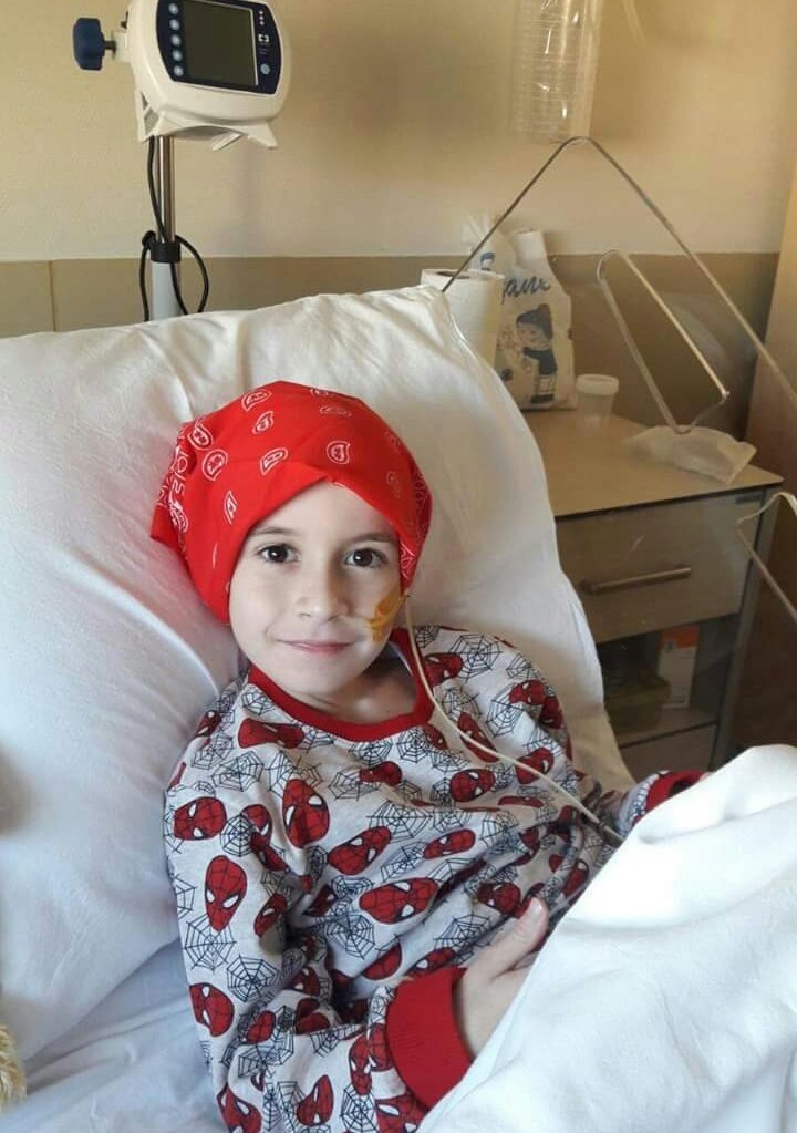 Şu anda BU TWEETİ gördüyseniz 
RT yapabilir misiniz Lütfen!

Lösemi Hastası 

Emre İlik Bekliyor 

Kızılay Kan Merkezlerine 

3 Tüp Kan Ver 

Sayende Bir Çocuk Güler 

Unutma 

#1ÇocukGülerDünyaGüler