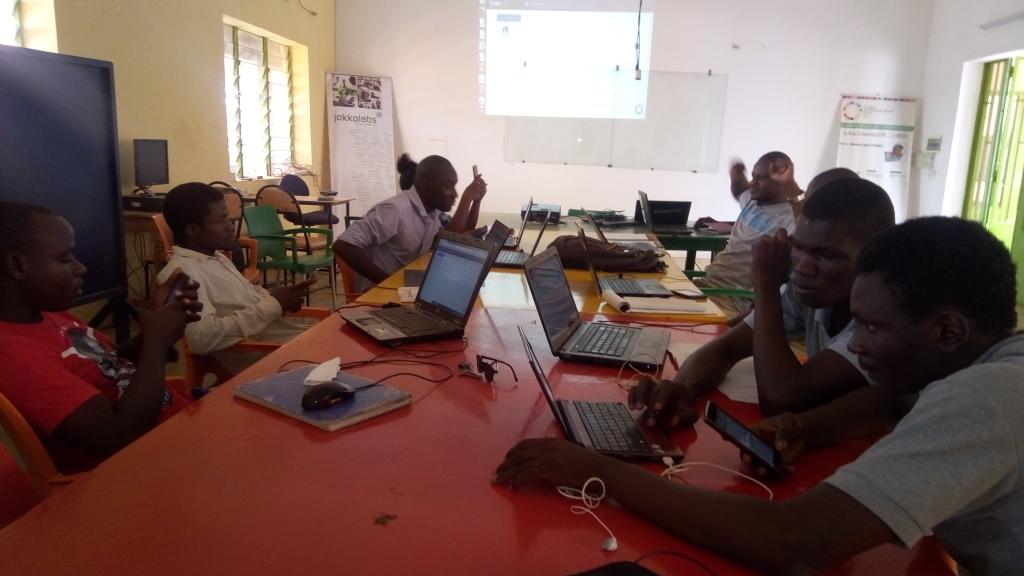 Honorable_Nath's tweet photo. Training volunteers today at @JklBamako on #Kobotoolbox, #ODK & #OpenMapKit for leading a data collection project in #Bamako city with #HOTMicrogrant2017 devices.
@hotosm
@NetHope_org
@OSM_Mali https://t.co/Ryl1VrscHl