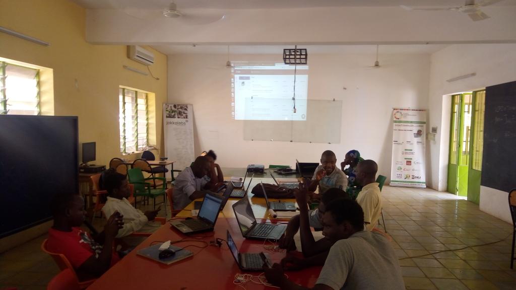 Honorable_Nath's tweet photo. Training volunteers today at @JklBamako on #Kobotoolbox, #ODK & #OpenMapKit for leading a data collection project in #Bamako city with #HOTMicrogrant2017 devices.
@hotosm
@NetHope_org
@OSM_Mali https://t.co/Ryl1VrscHl