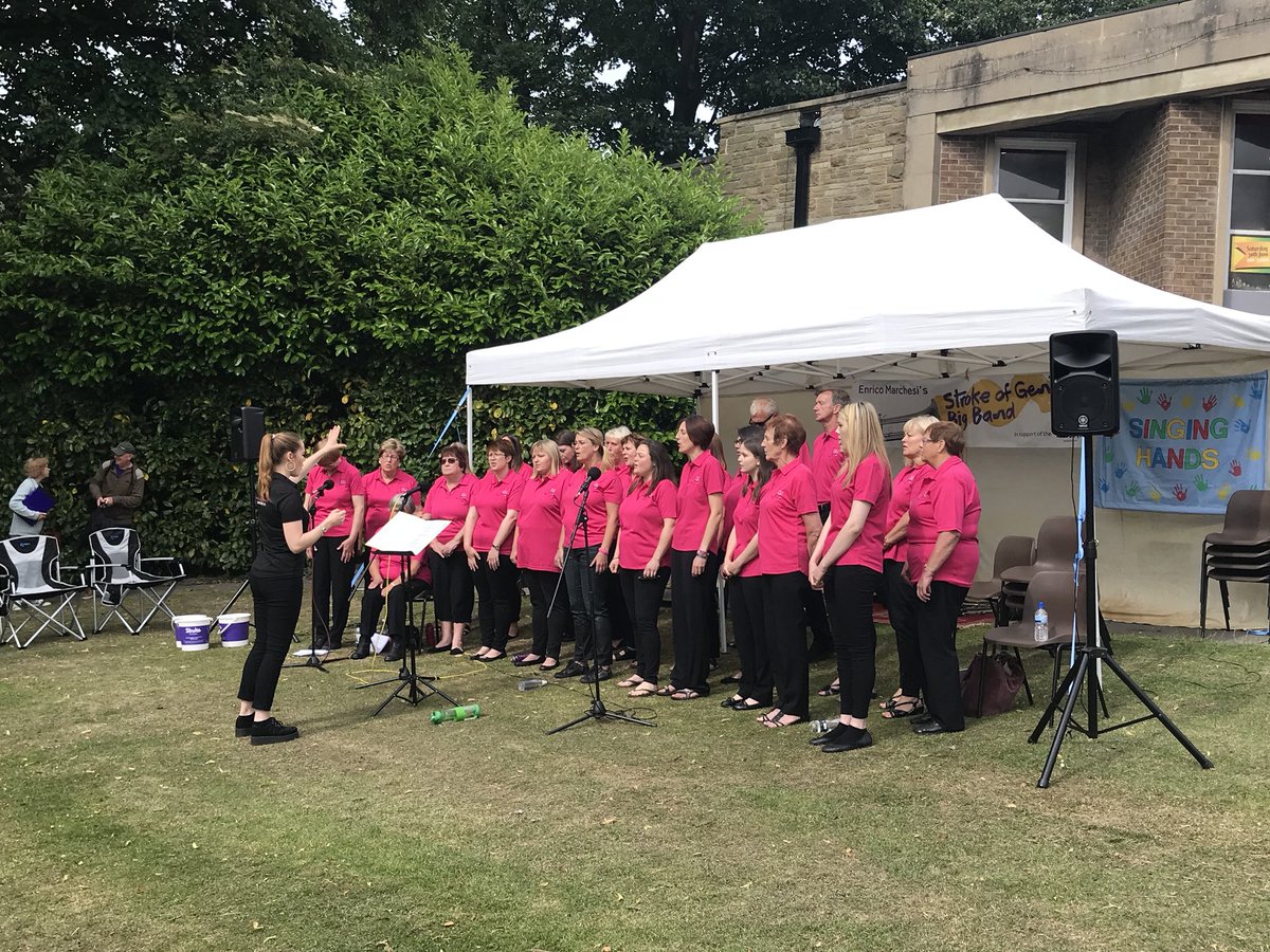 ParttimeGoth's tweet image. Jo Cox MP Get Together today in Rawdon Micklefield Park, Leeds! Great fun, great weather and great picnics for a worthy cause #MoreInCommon