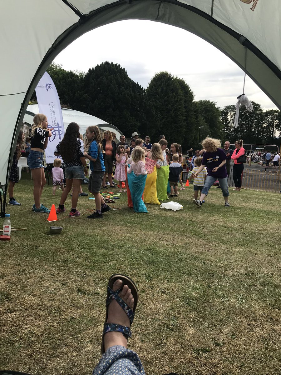ParttimeGoth's tweet image. Jo Cox MP Get Together today in Rawdon Micklefield Park, Leeds! Great fun, great weather and great picnics for a worthy cause #MoreInCommon