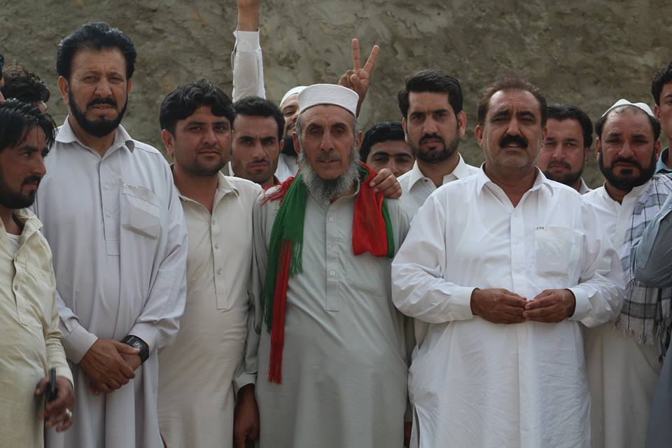 akhtarISF's tweet photo. بتائ عليزو مي ستانادار قوم کا گلداد کي حما يت کا اعلان.....شکريه ....
#Election201
#NA40
#ElectionCampaign
#PTIElectionCampaign https://t.co/VQf79z5Rd1