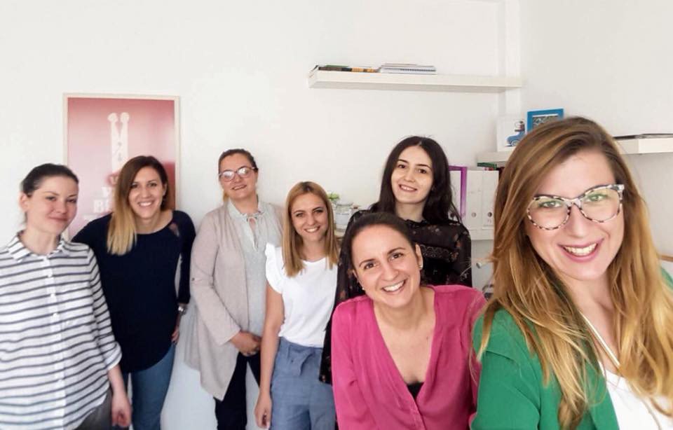 CentarSELF's tweet photo. Sertifikati uručeni, obuka za sprovođenje profesionalne selekcije uspešno završena, mi zadovoljne :) https://t.co/AlqDBR6A6m
