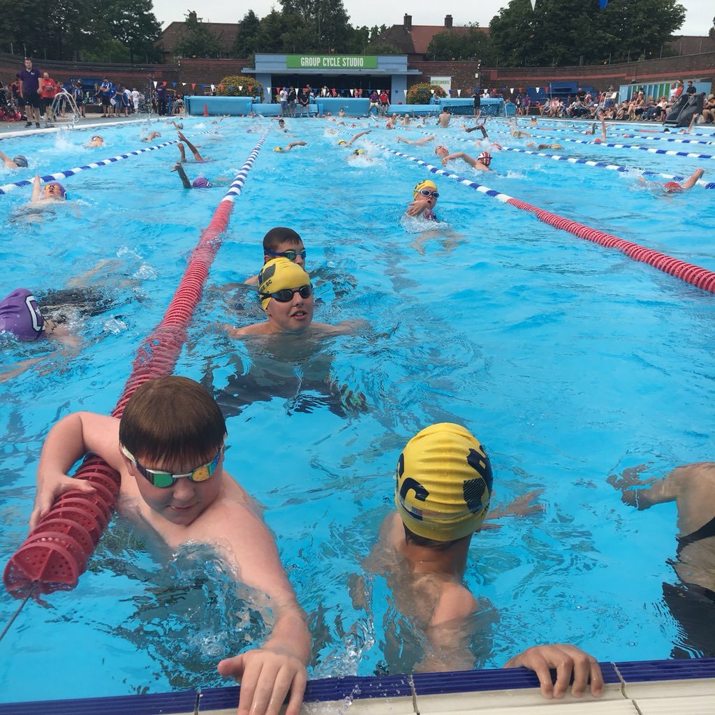 TonbridgeSC's tweet photo. 2nd in the Tudor Cup!! Brilliant Swimming GO TONBRIDGE #Congratulations Erin and thanks to all the parents, officials and our swimmers! #swimming https://t.co/GX6MxyiG5j