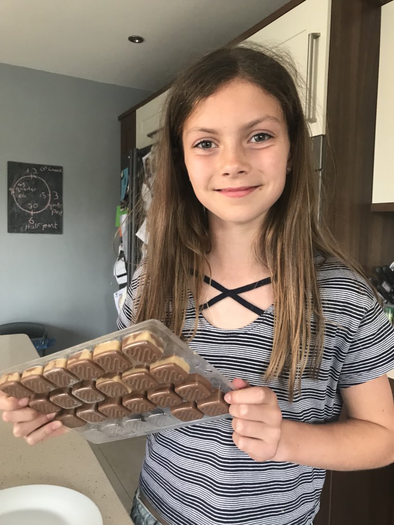 roblkirk's tweet photo. Checkout our in house #chocolatier #homemade #RubysNutFactory #peanutbutterchocolates
#nutellachocolates
#rubyandpoppy
Thanks to Steve & Wendy generous Christmas present https://t.co/8ZjGD33Ro1