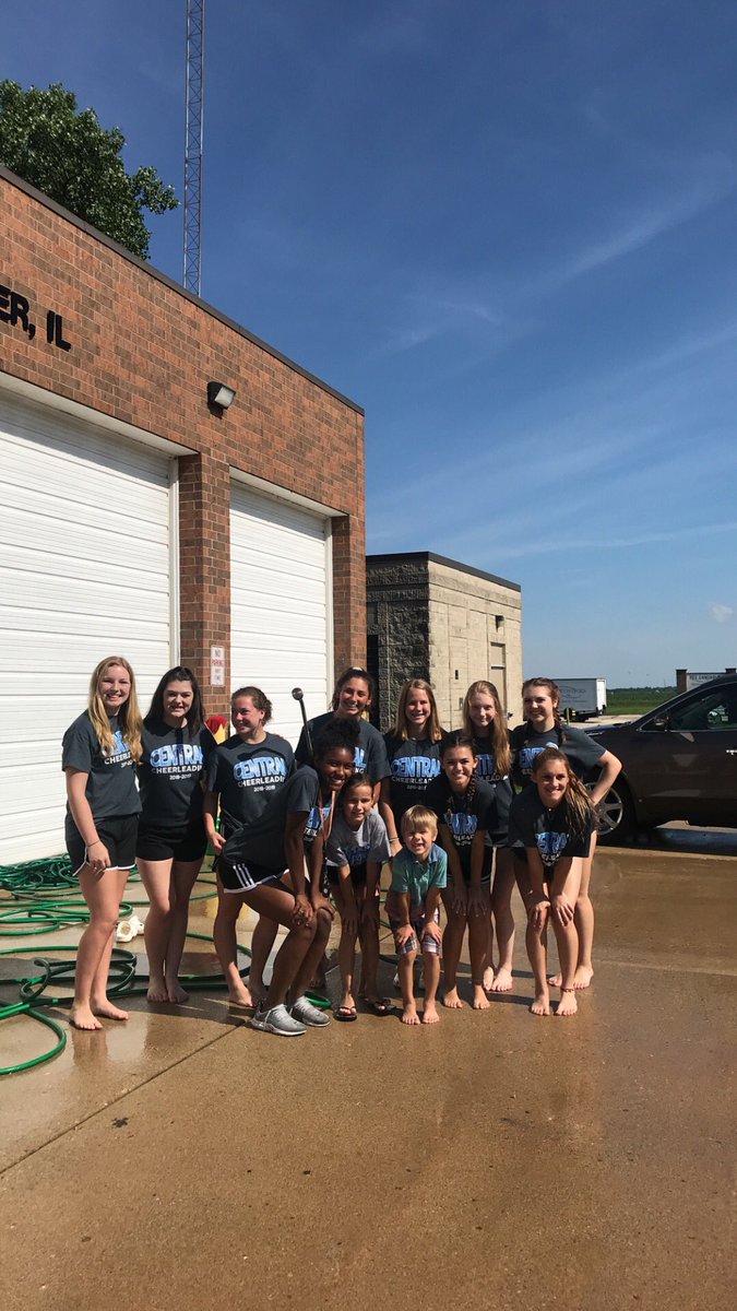 burlingtoncheer's tweet photo. THANK YOU.. THANK YOU.. THANK YOU to everyone who supported us today at our carwash 💙💦🤗⭐️🚙🚀 🚘 🌀#rocketpride #mediumteambigdreams https://t.co/kZqssJFkL0