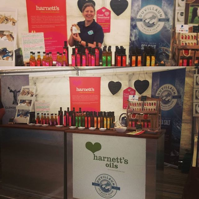 Harnettoils's tweet photo. What a beautiful day and all set up for the Irish Game Fair. See you all tomo with our vinaigrettes and oils till 530pm. #irishgamefair #foodheartland #sunisout☀️ #rapeseedoil #IveaghRapeseed #IveaghOils #Sustainable #Swathed #NoChemicals #Coldpressed https://t.co/tEAsBtPLxS https://t.co/xKz6wmnWbg